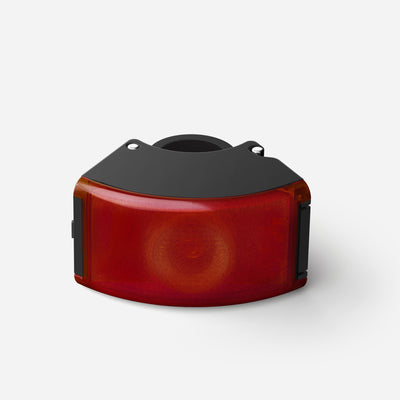 Curve rear bicycle light in perspective #color_black