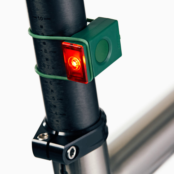 Block Light Rear bike light on bike #color_green