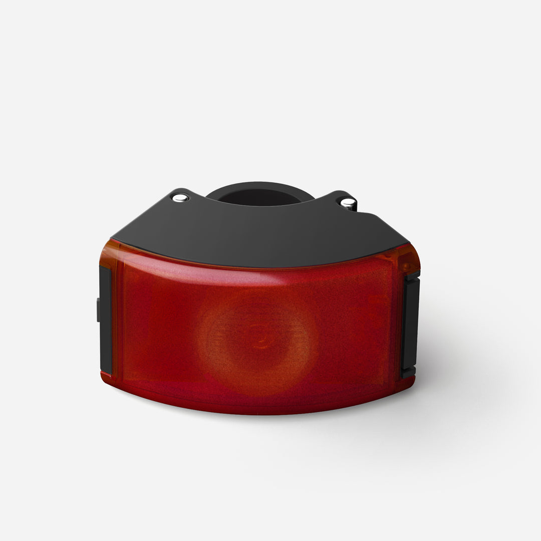 Curve rear bike light in perspective #color_black