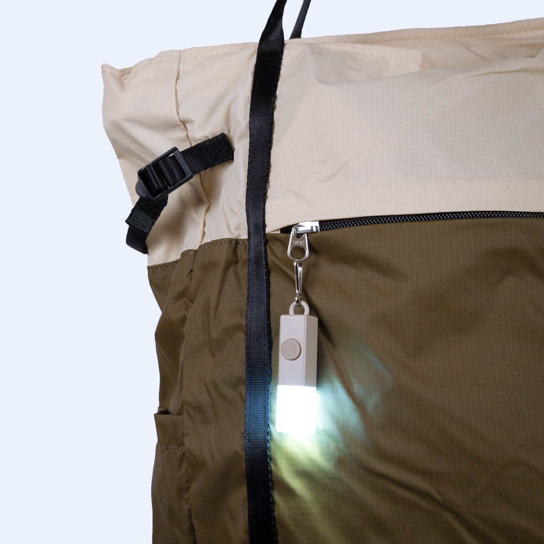 Lightstick zipper light on bag#color_sand-gray